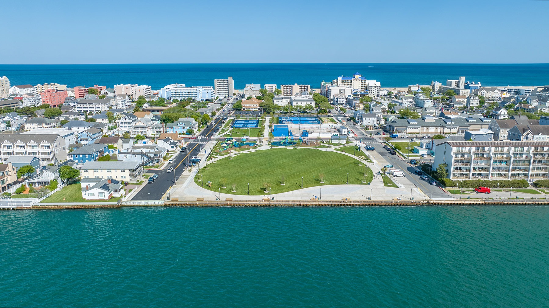 Aerial image of the Bayside Park waterfront complex