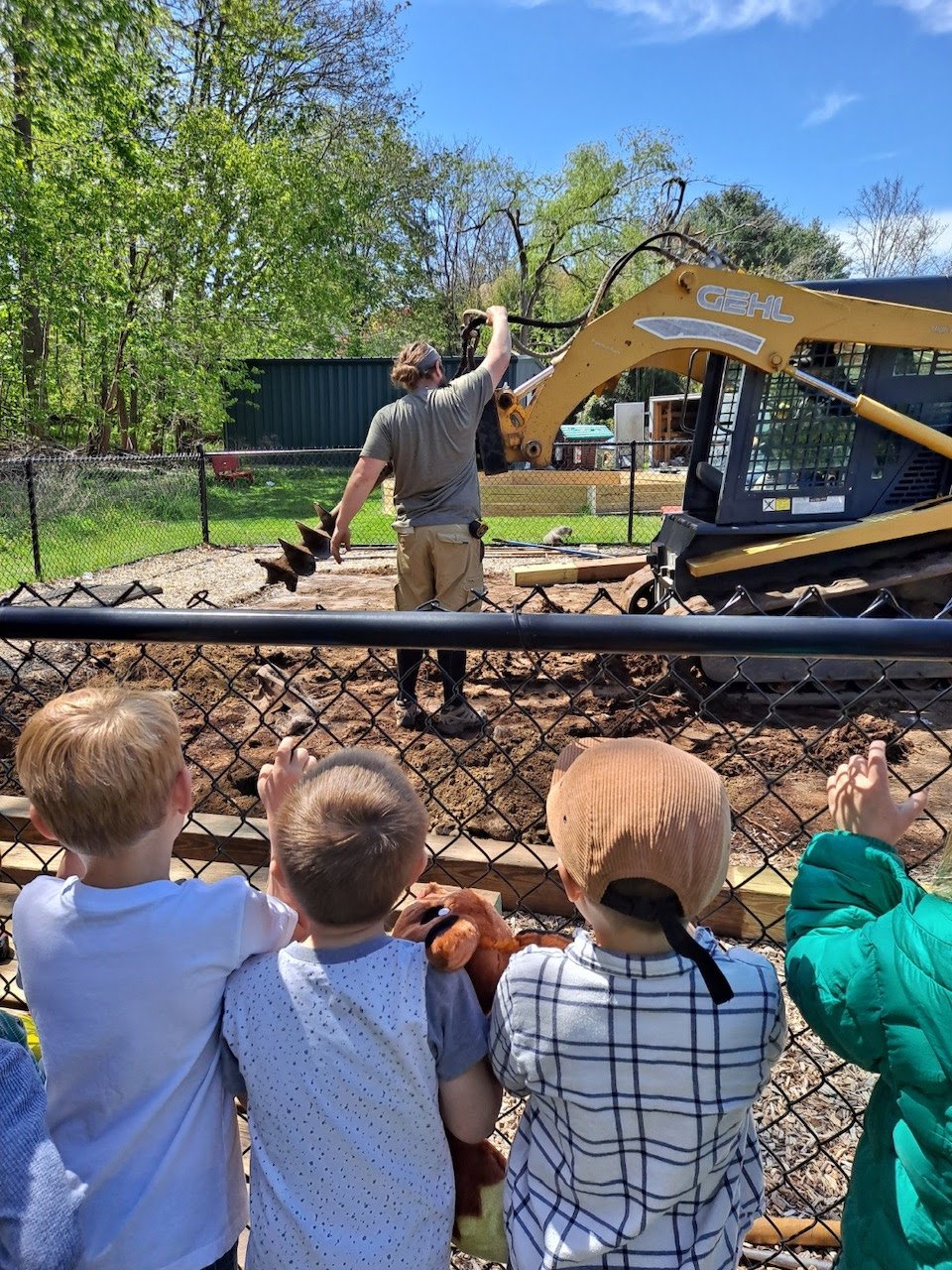 Play structures and open surfacing at the COMO Playground