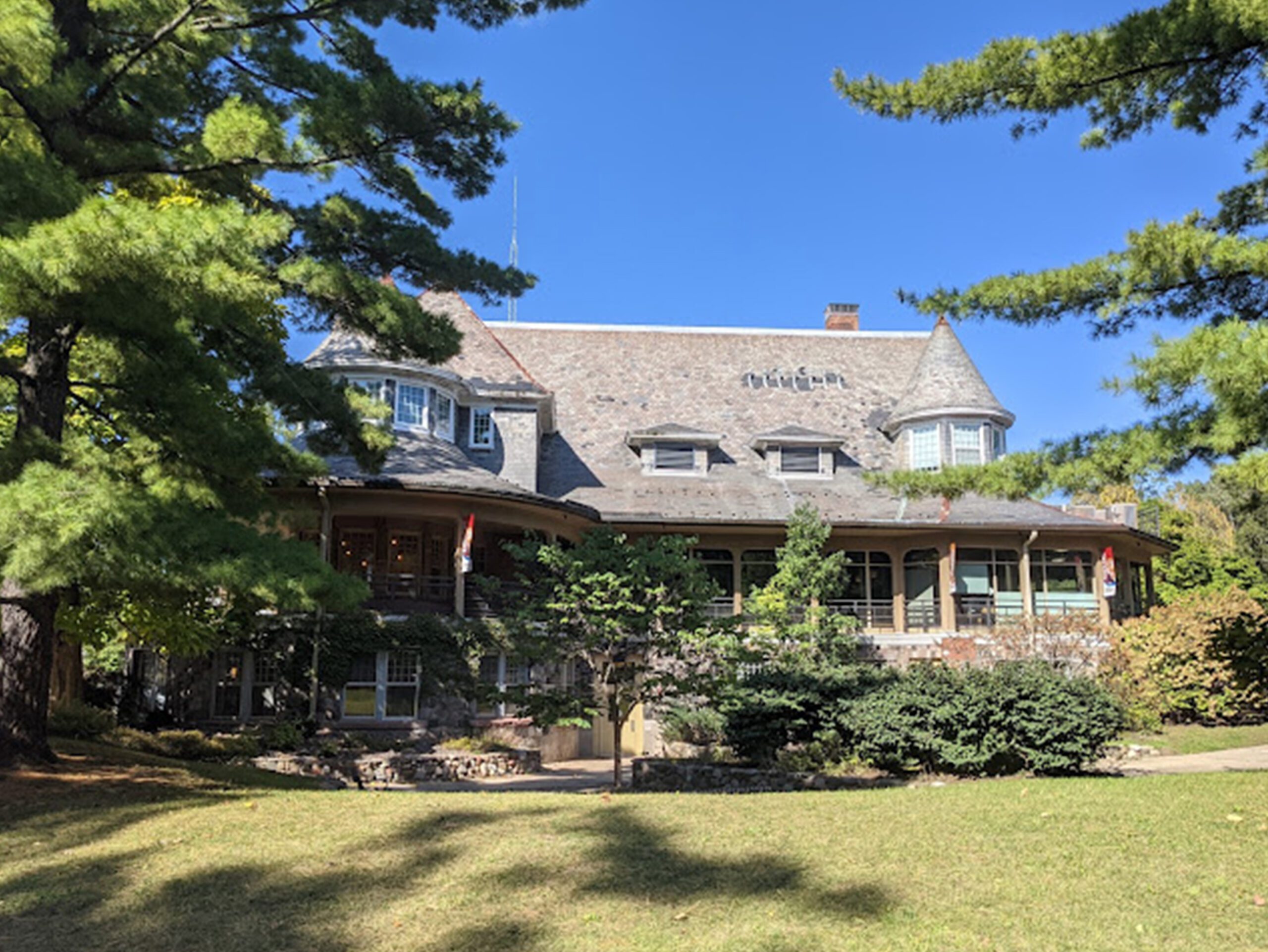 Another official view of Glen Oak Park grounds