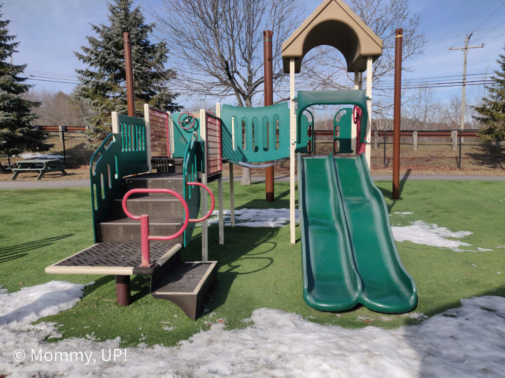 Toddler-sized play structure at Jeff Morin Playground