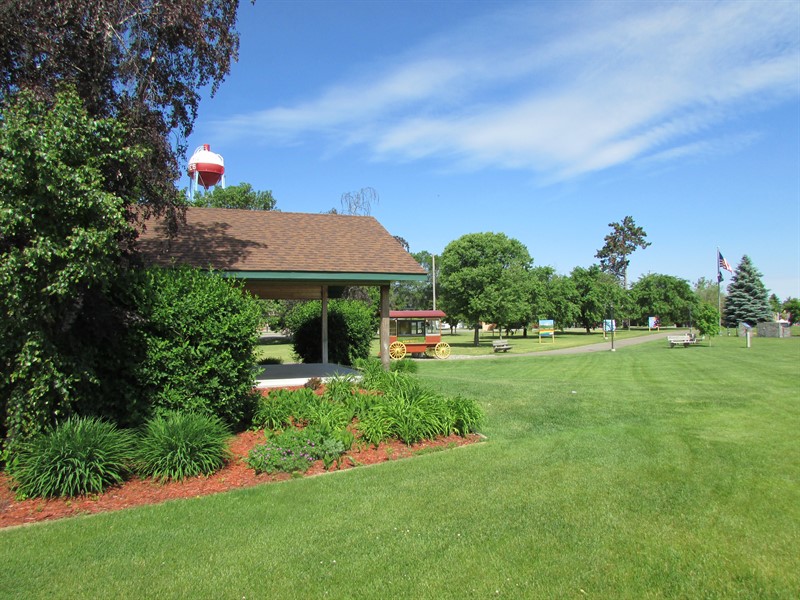 Amenities area at Trailside Park