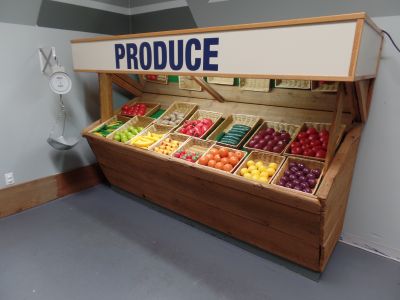 Produce market exhibit at Bootheel Youth Museum.