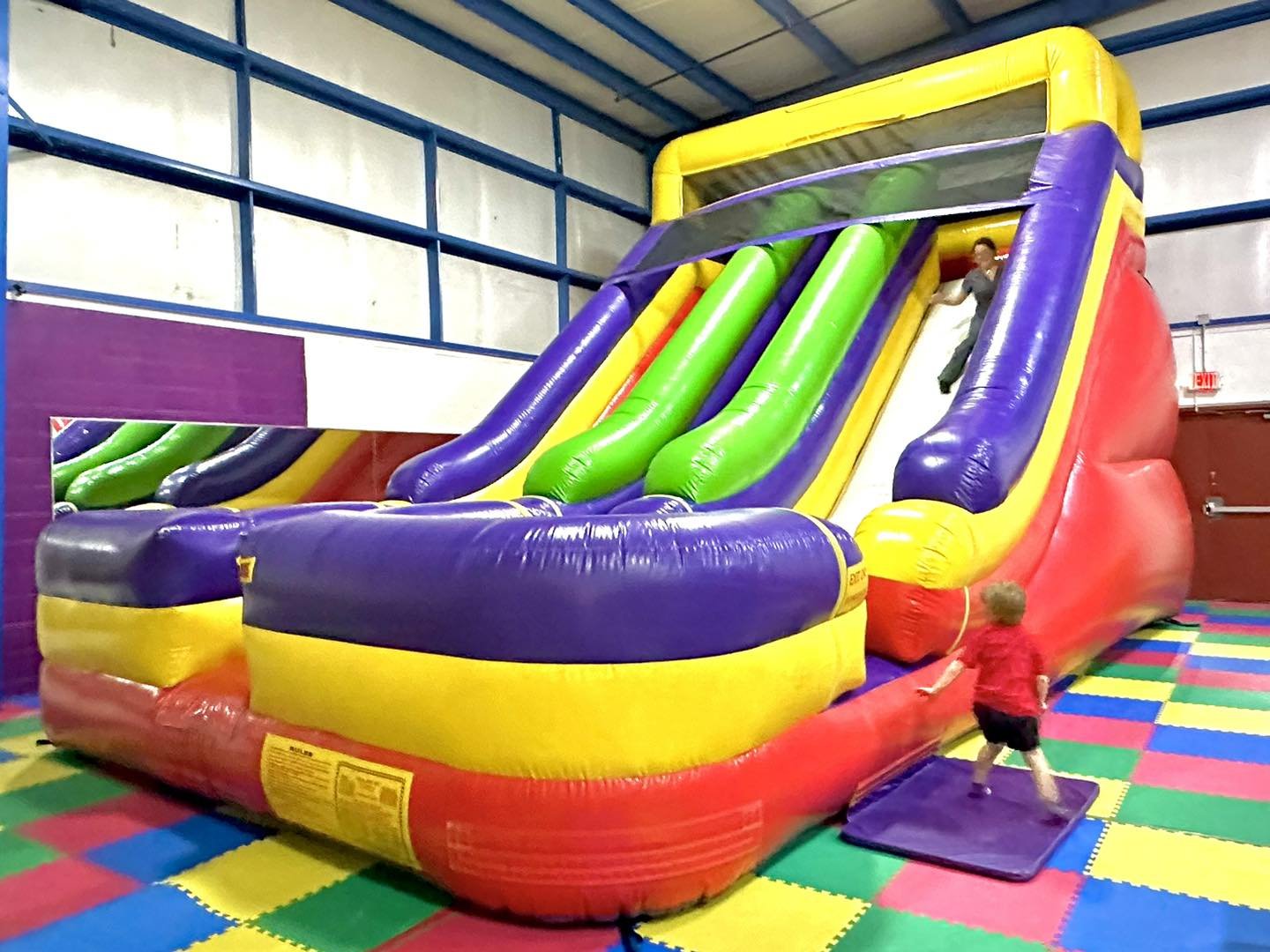 Additional indoor play image from Bounz