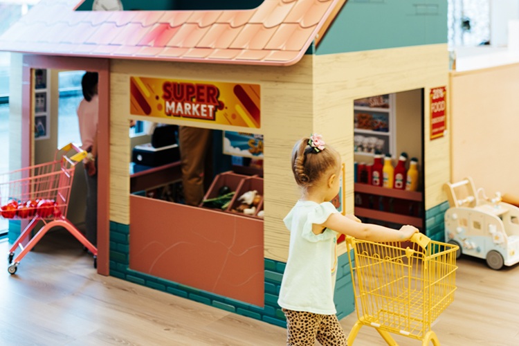 Pretend market at Busy Bee Playhouse