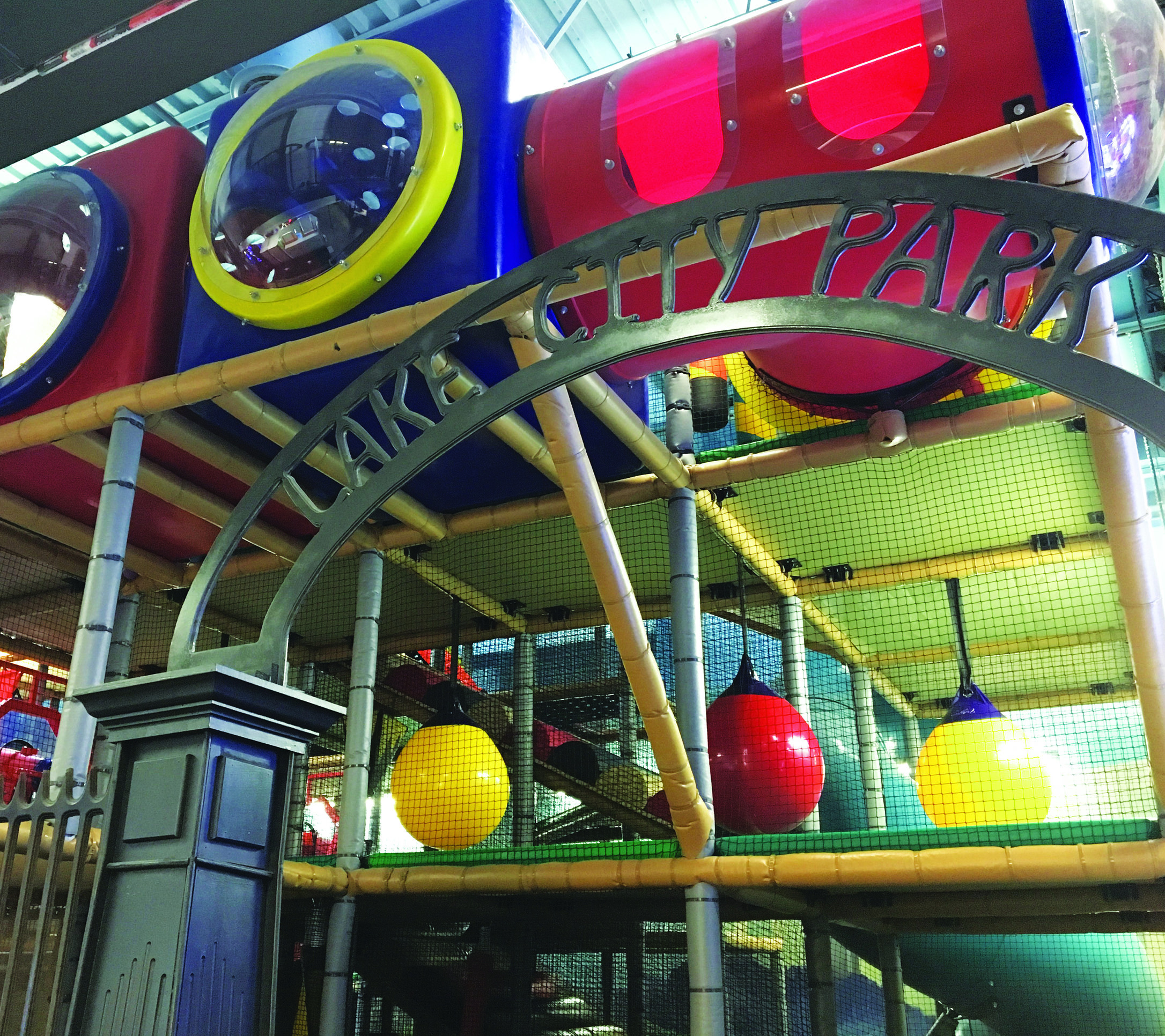 Ballocity climbing and ball-play structure at Champy's FunCity.