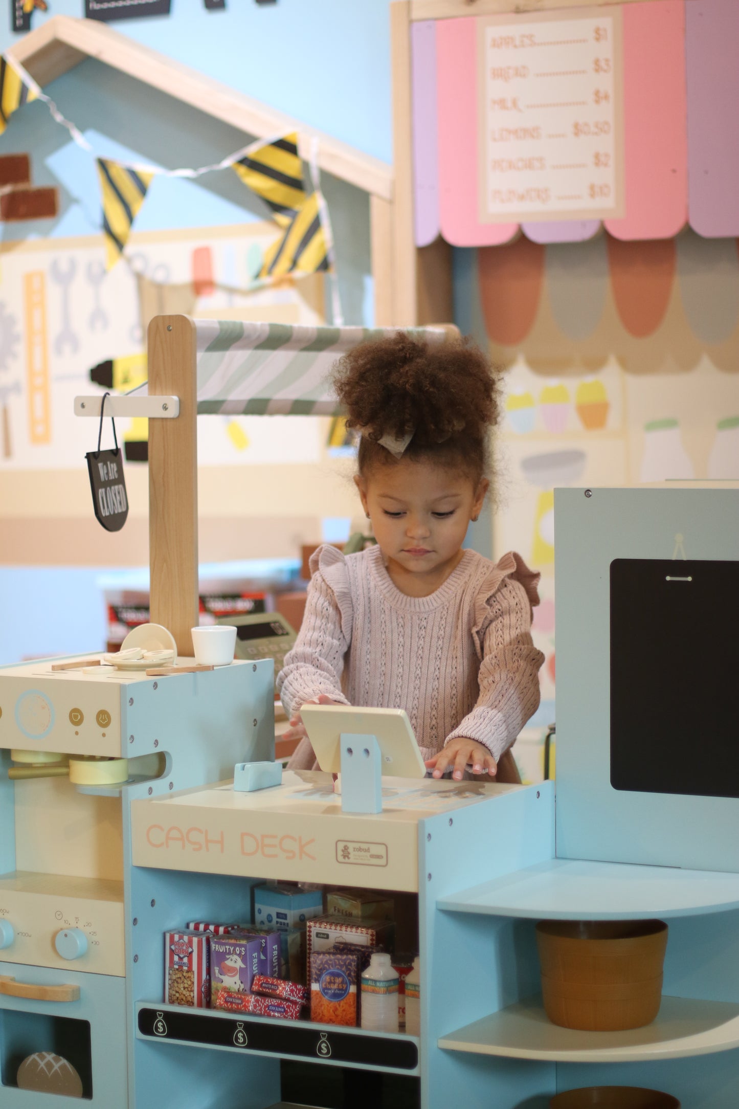 Another indoor play view at Confetti Play & Café.