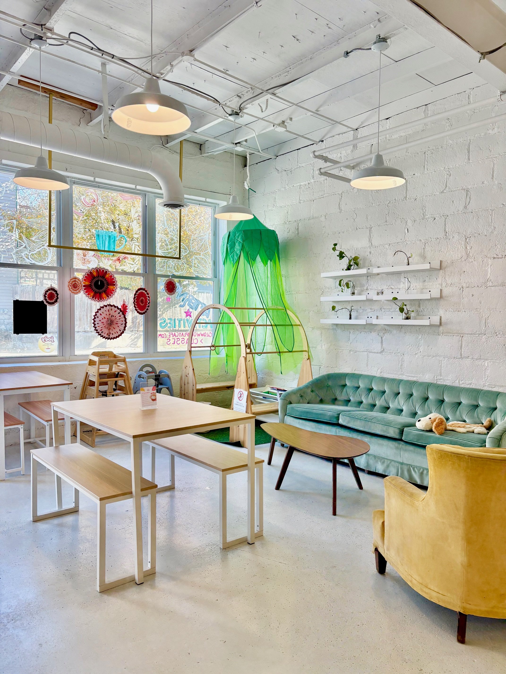 Glow Worm Cafe & Play