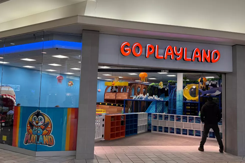 Storefront view into Go Playland at The Maine Mall.