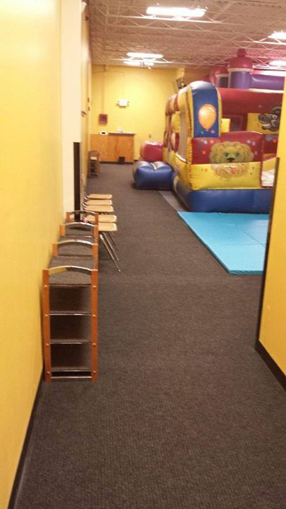 Additional inflatable play image for Jumpin Jupiter