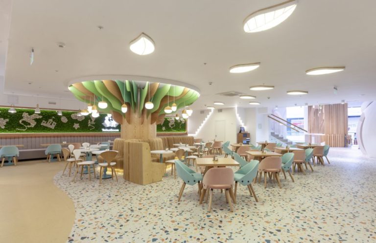 Kidlavie Mobile dining and lounge space