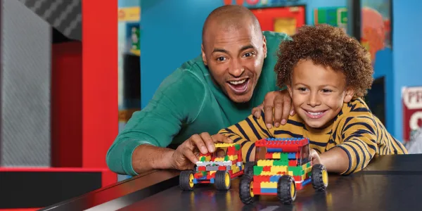 LEGO build play at LEGOLAND Discovery Center Bay Area