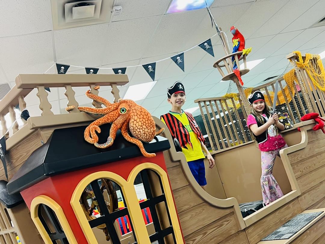 Mini Mansions at Jubilee Cake Studio