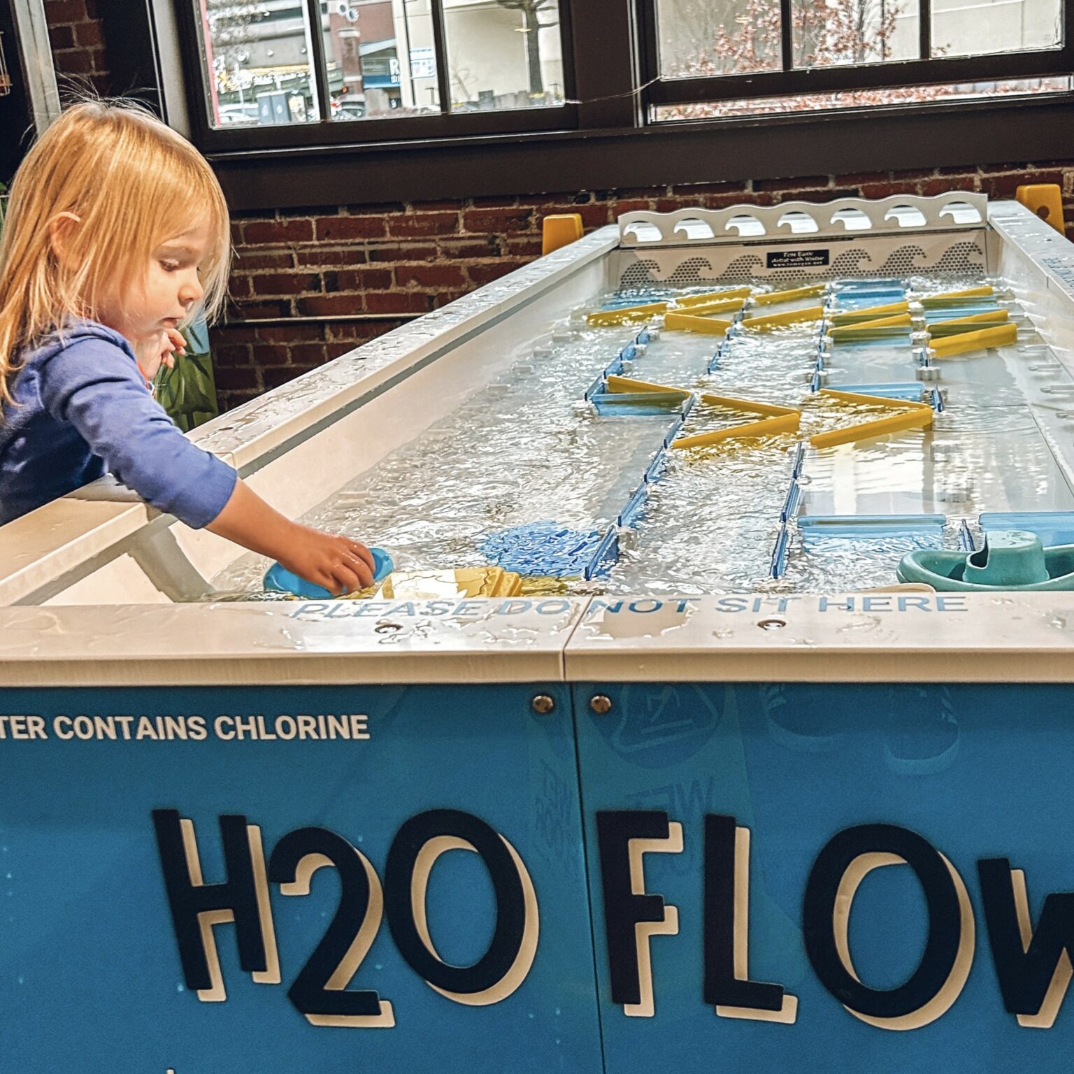 Water-play exhibit at Mobius Discovery Center.