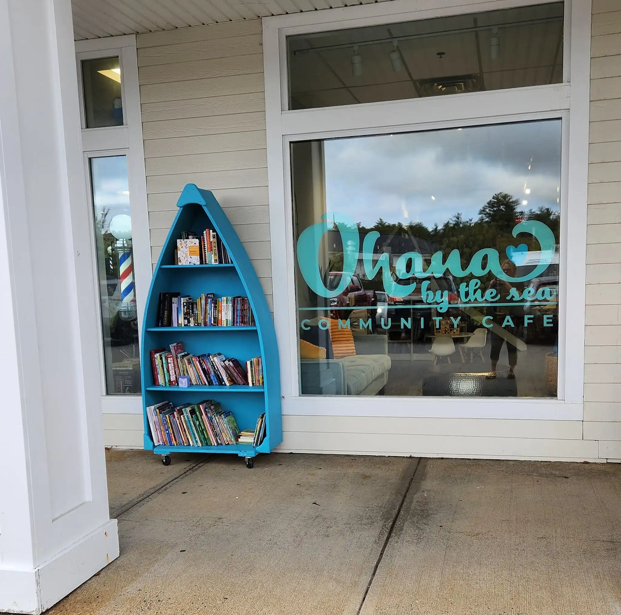 Front entrance to Ohana By The Sea Community Cafe.