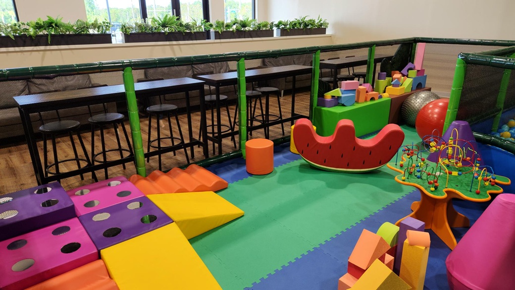 Play Jungle Indoor Adventure gallery image 1