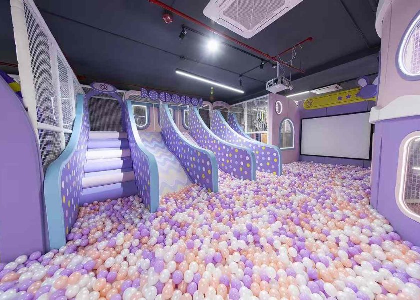 Soft-play and ball-pit area at Royal Magic Castle.