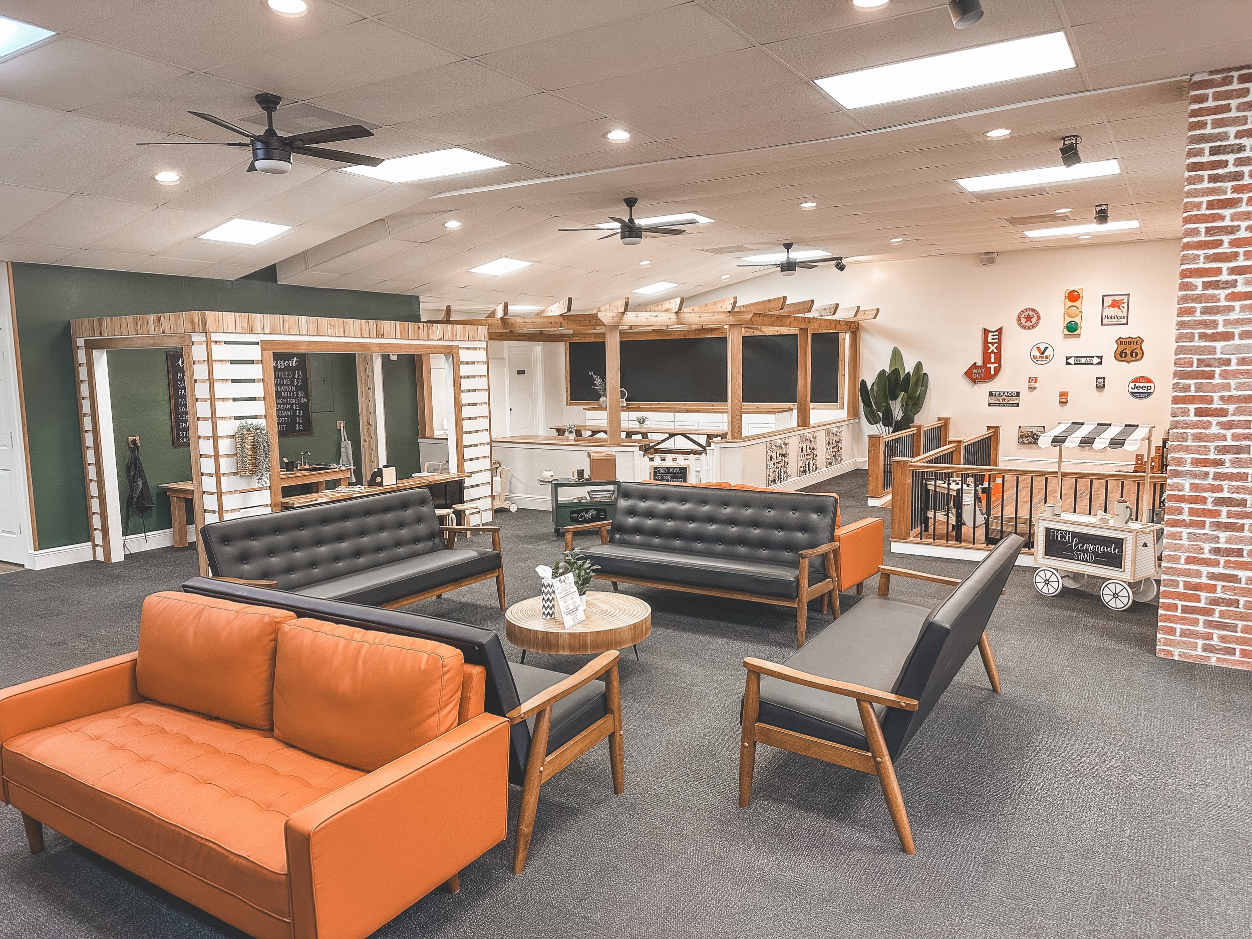 Parent lounge and play environment at Simply Play Vero Beach