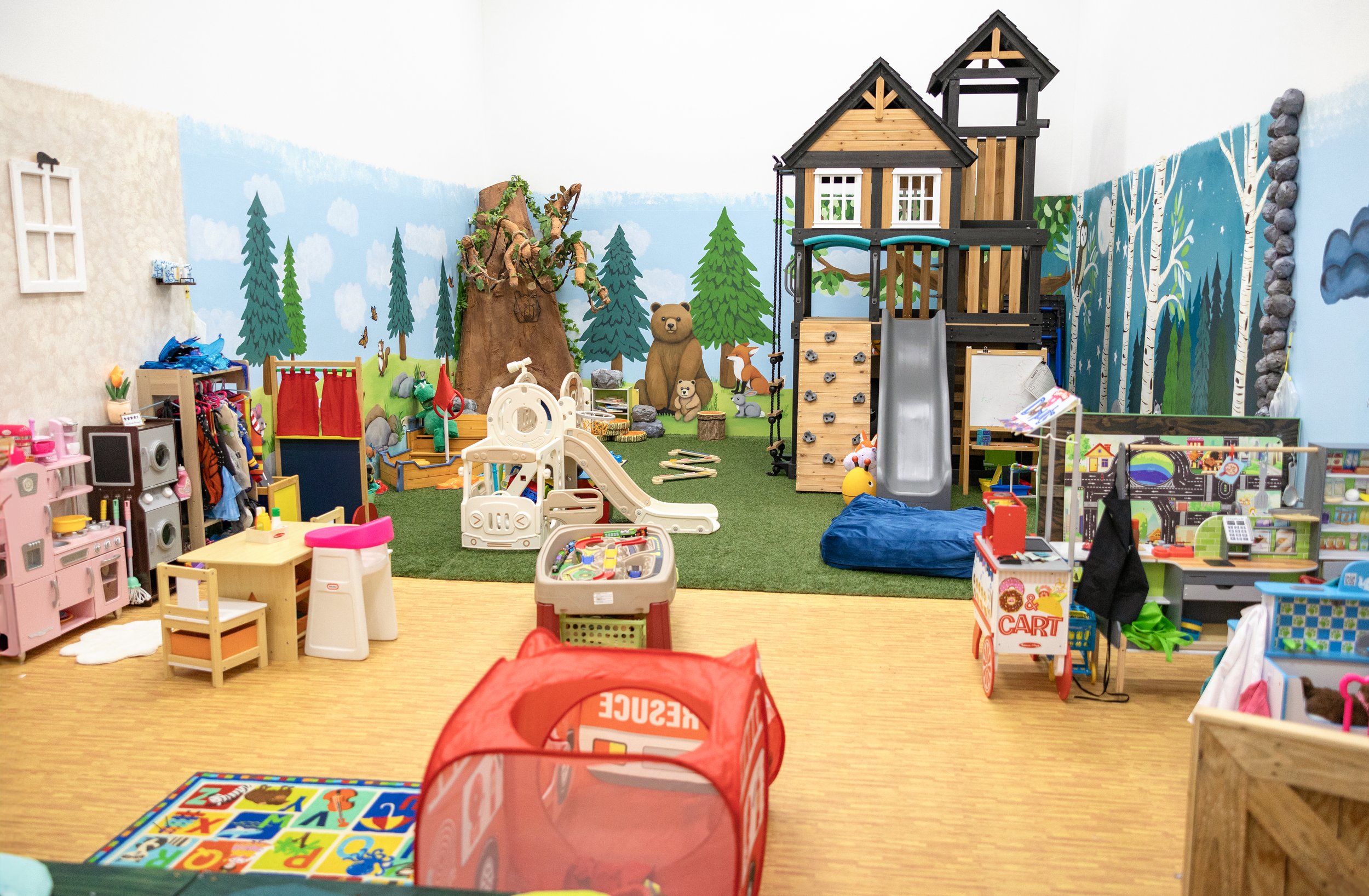 Educational indoor play setup at Thunder Bear's Discovery Den.