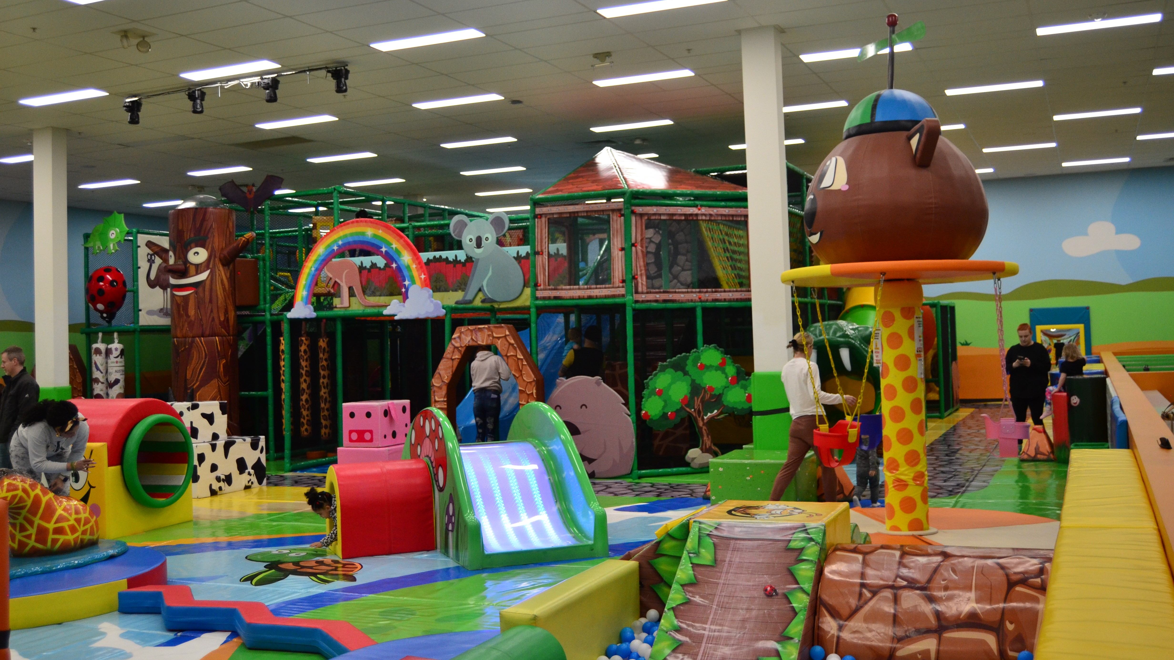 Wide view of the indoor play structure at Wally Wombats North Rainbow.