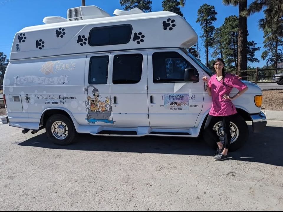 Bella's Mobile Pet Grooming Services