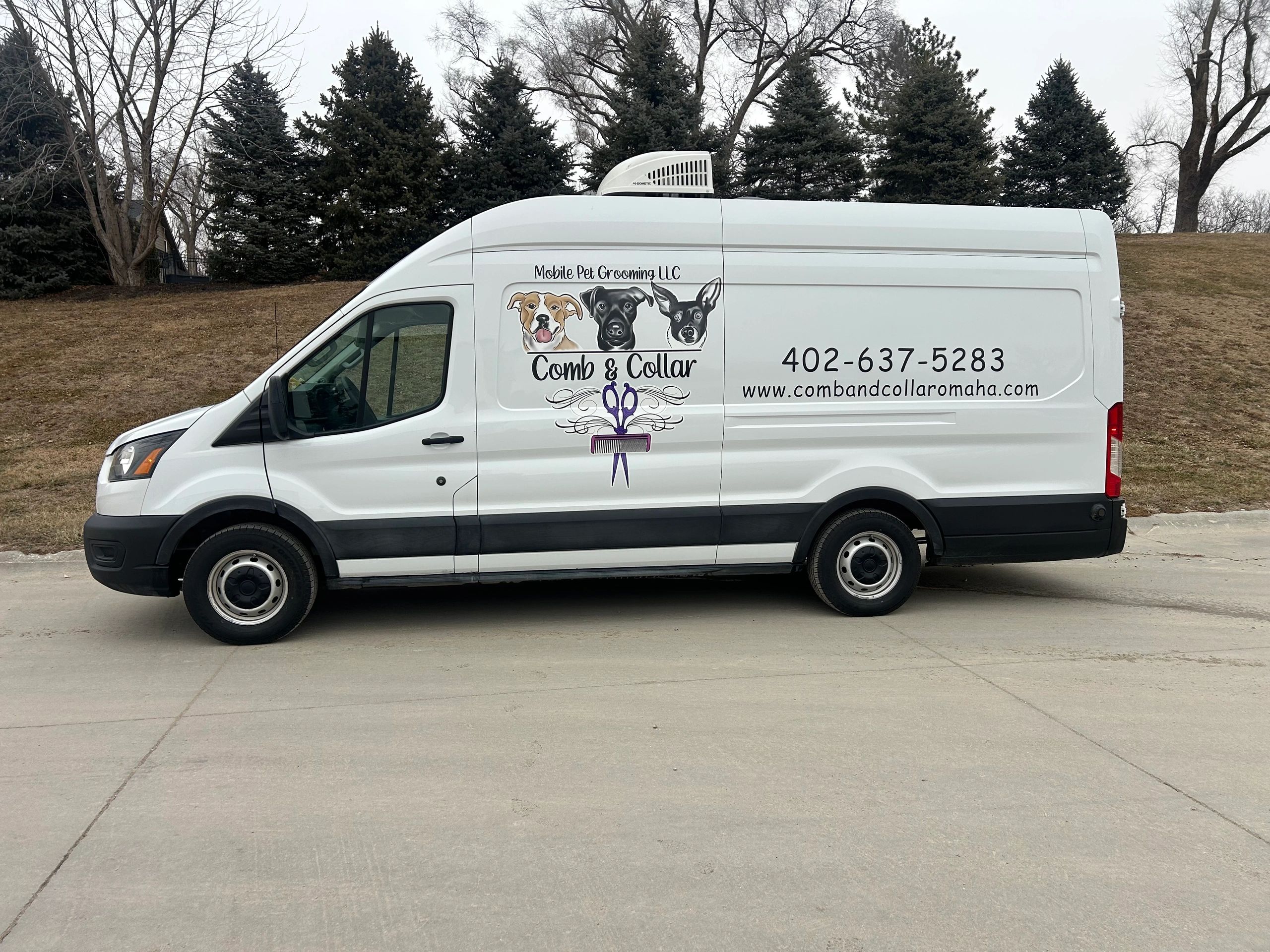 Comb & Collar Mobile Pet Grooming official hero image