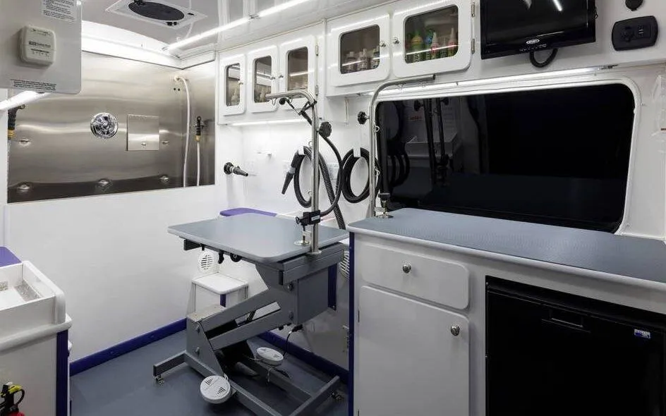 Dashing Dogs branded mobile grooming van