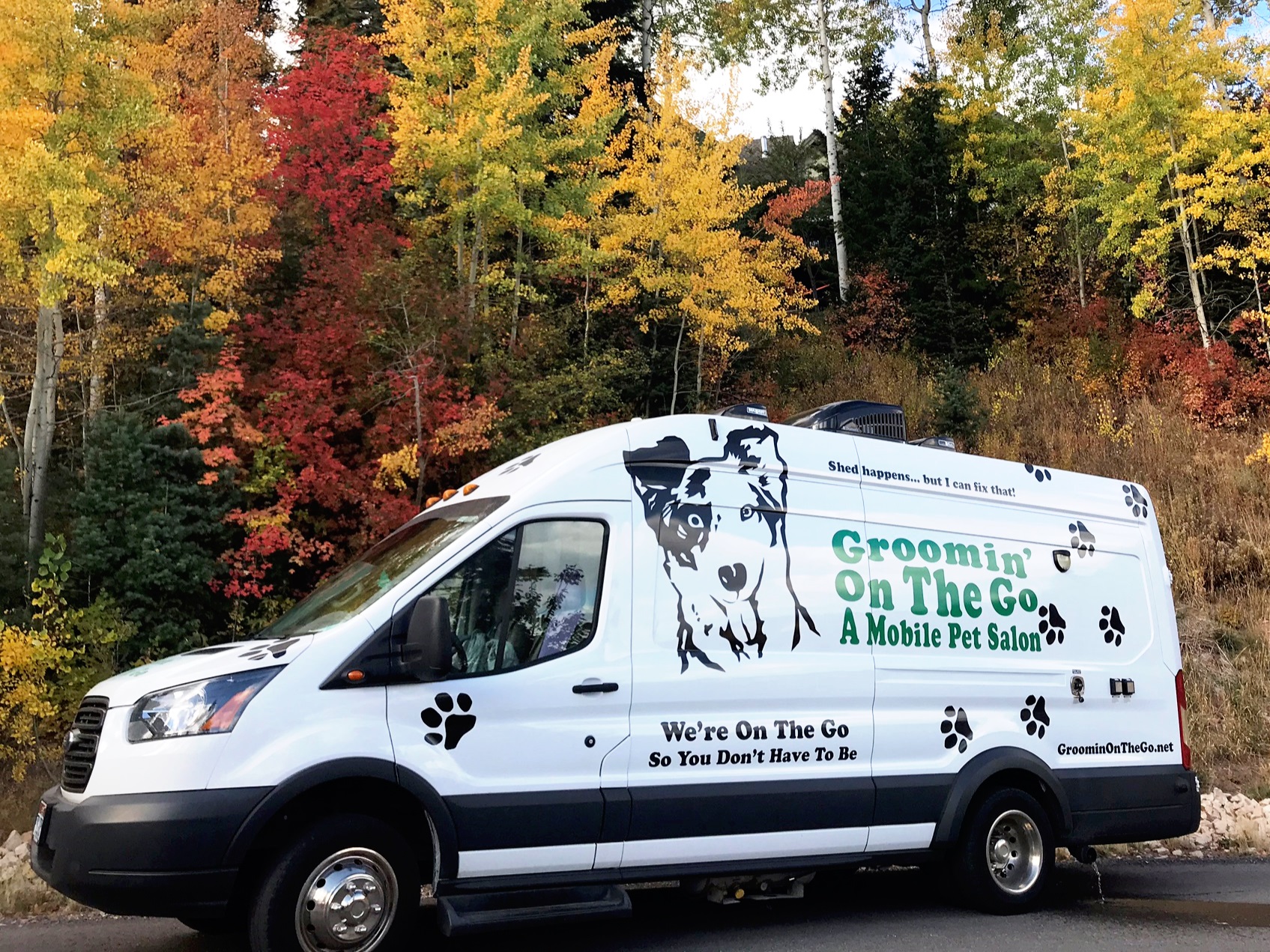Groomin' On The Go mobile grooming van
