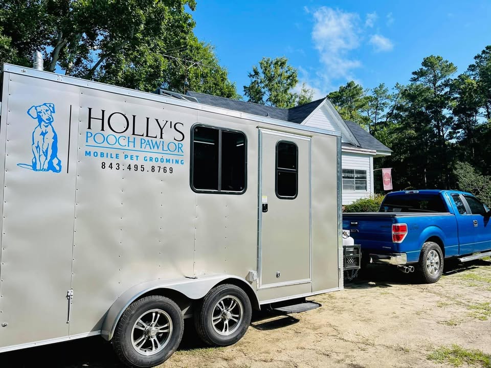 Holly's Pooch Pawlor