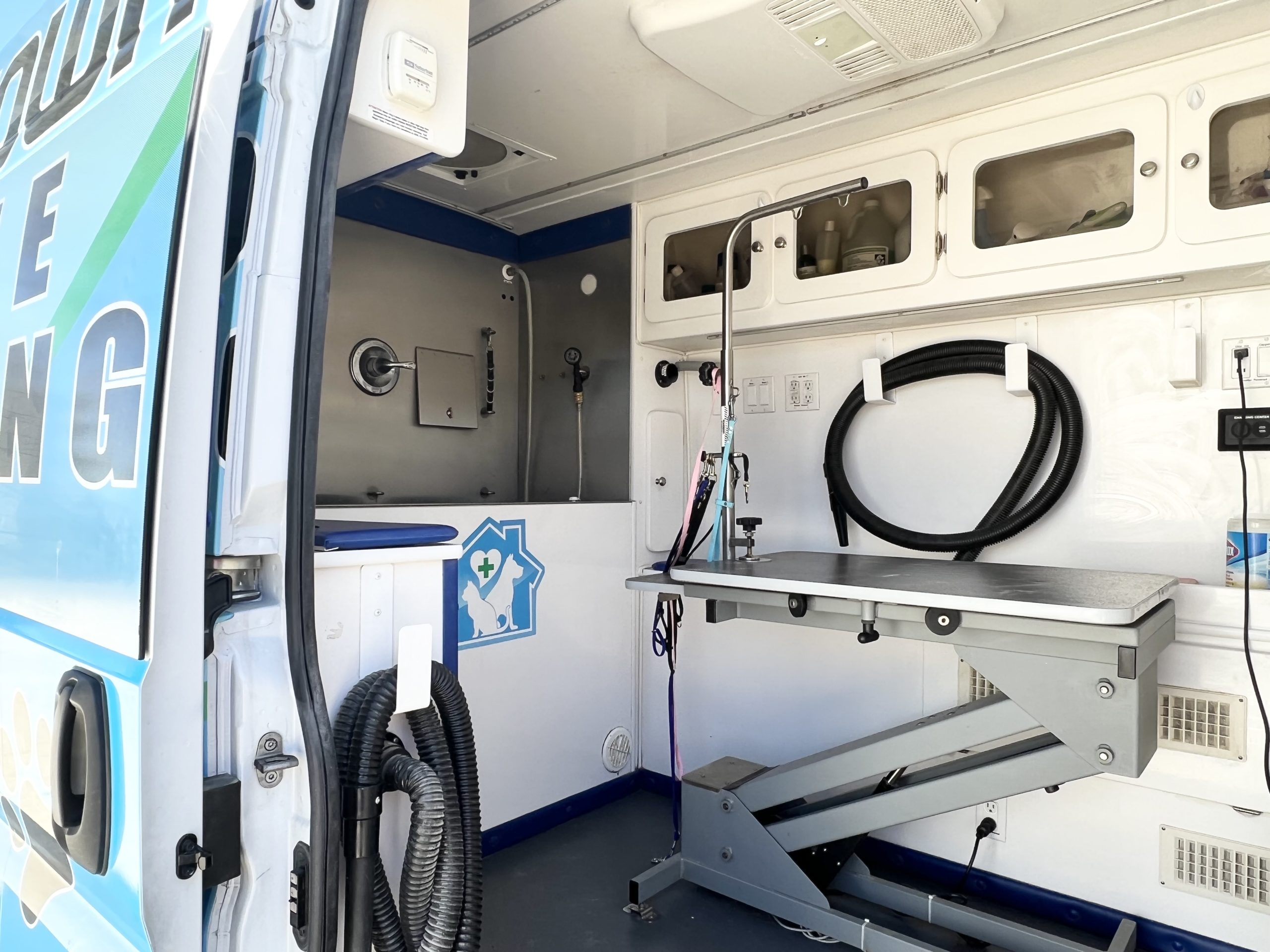 Hometown Salon & Mobile Grooming