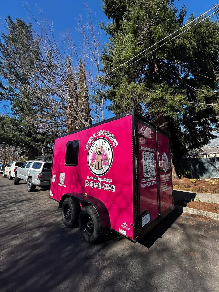 Lush Cuts Mobile Dog Grooming cover image