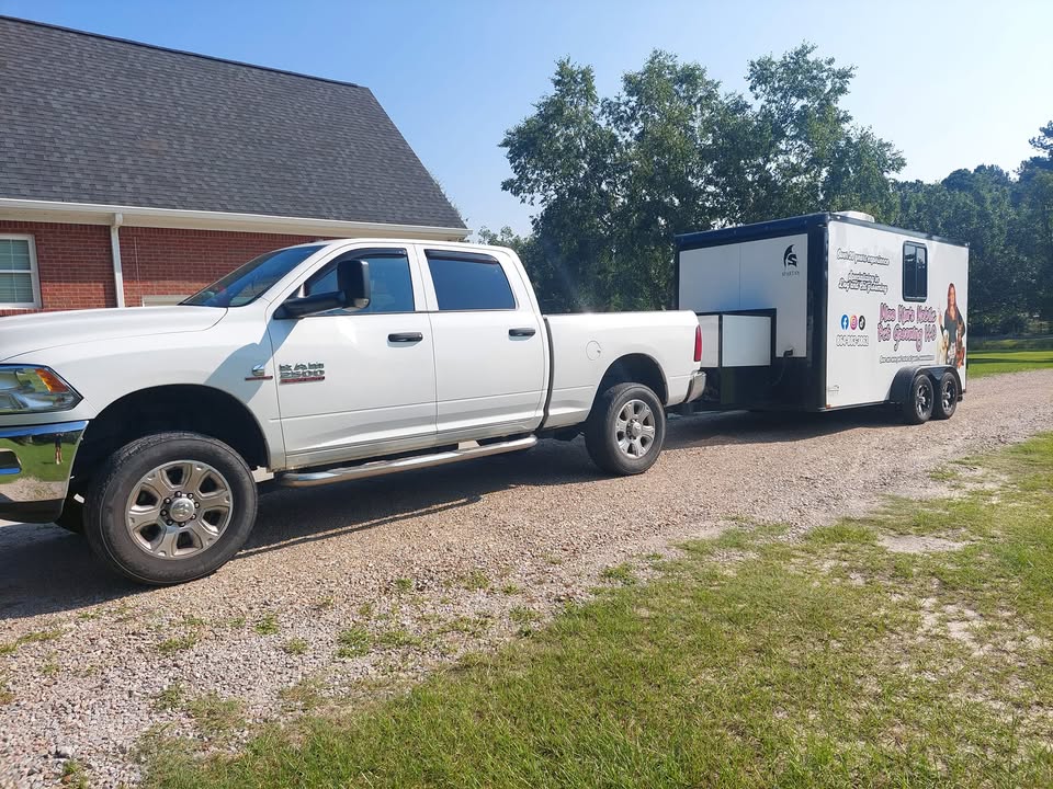 Business cover image for Miss Kim's Mobile Pet Grooming LLC