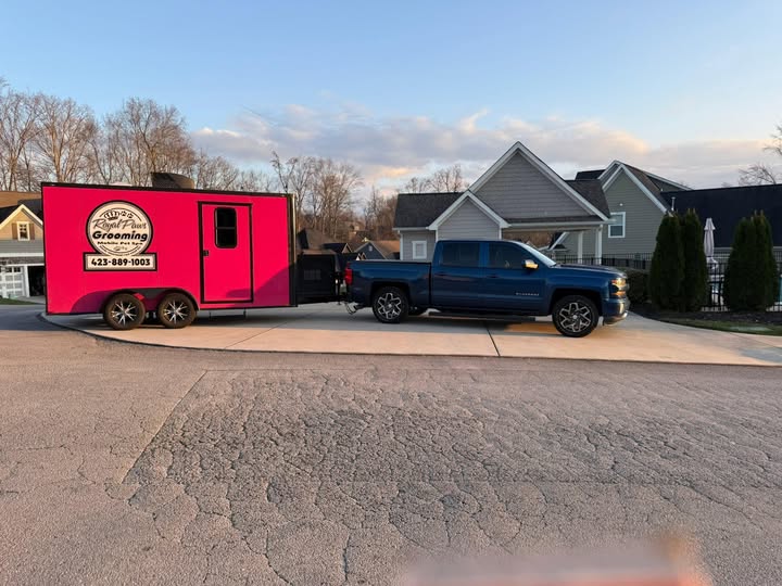 Royal Paws mobile grooming rig graphic