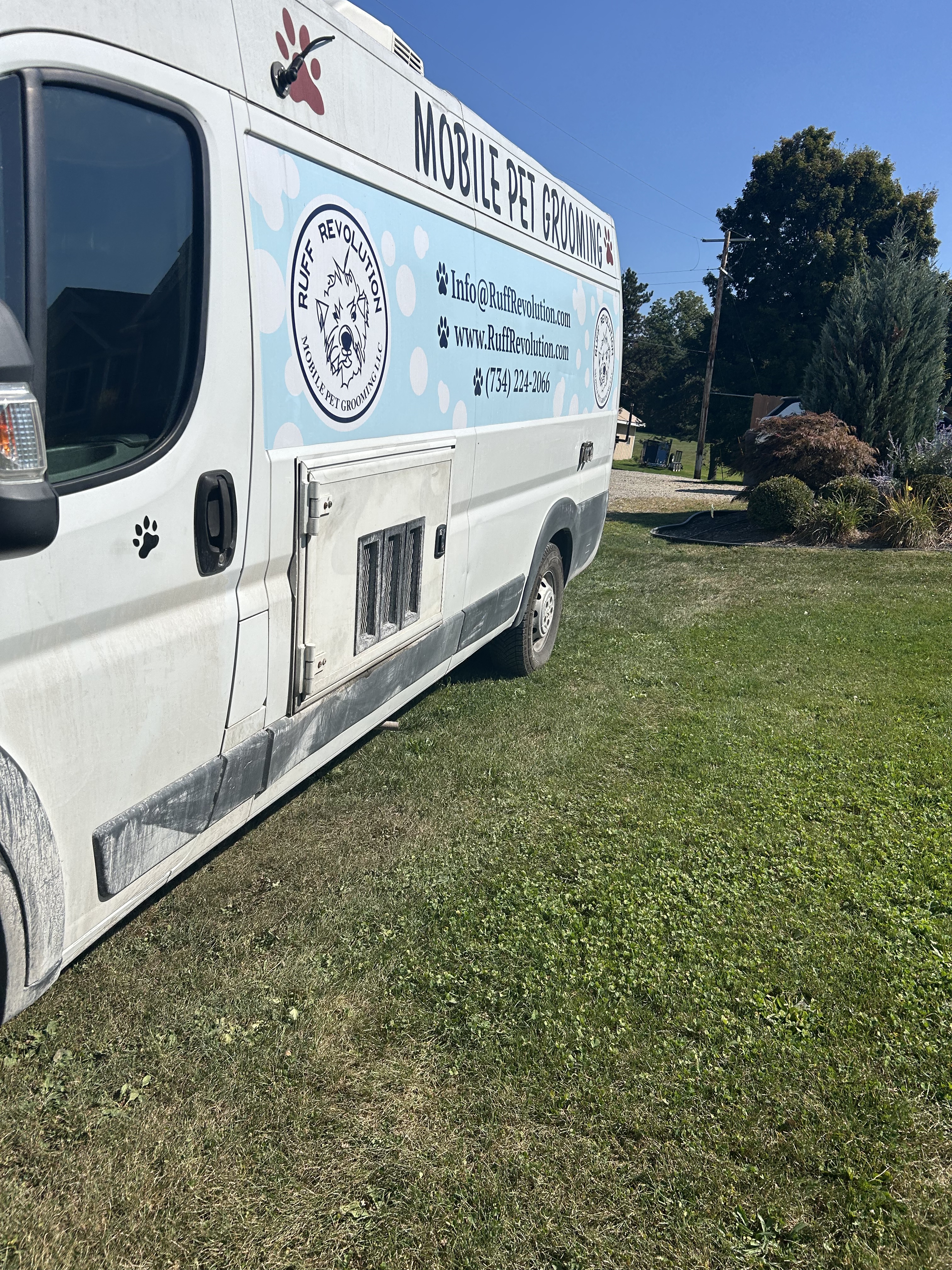 Ruff Revolution Promaster grooming van