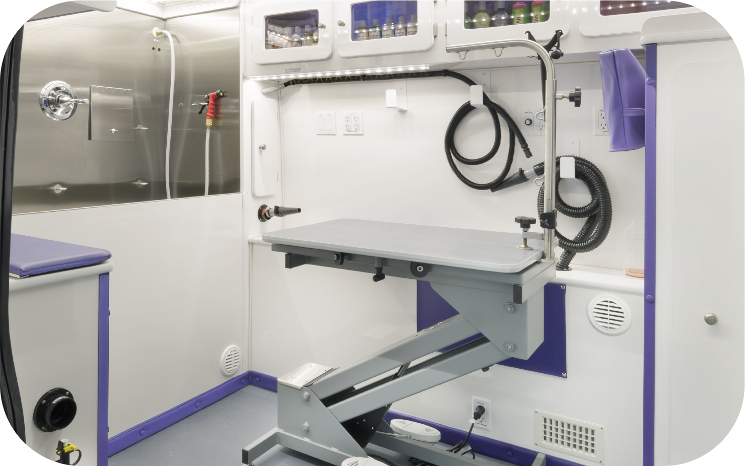 Serenity Mobile Pet Spa salon entry view