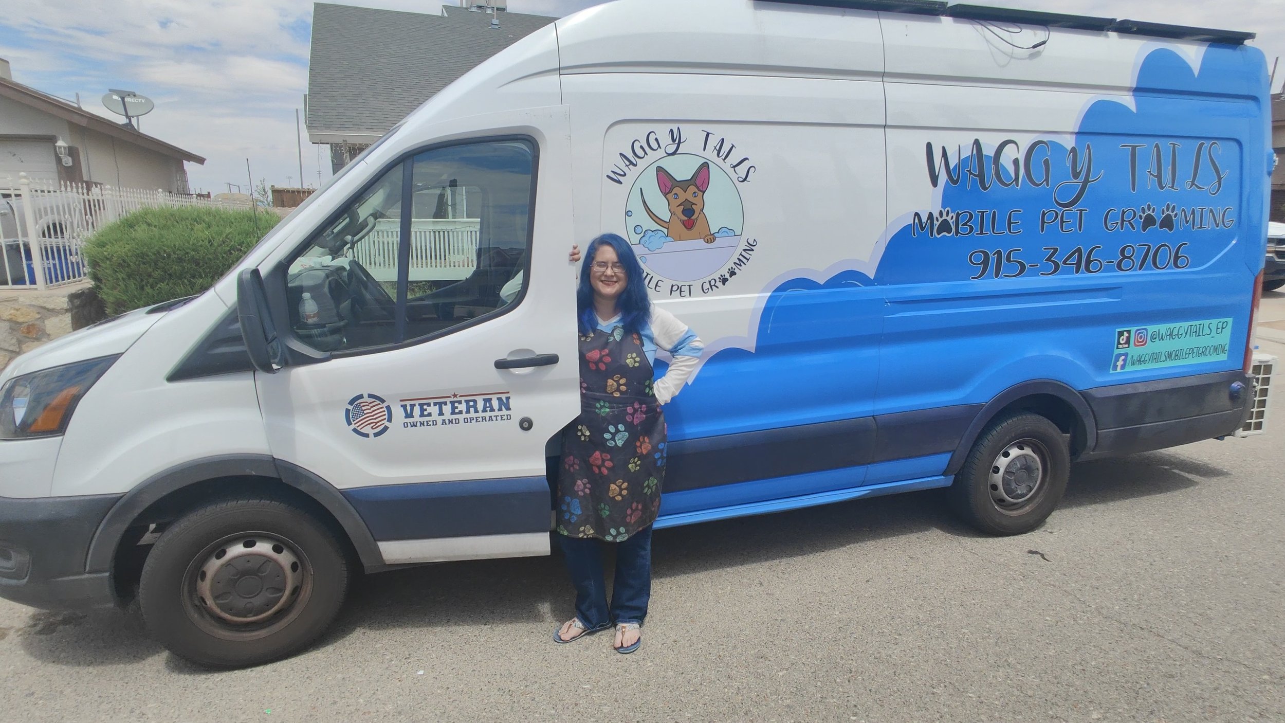 Waggy Tails mobile grooming bus