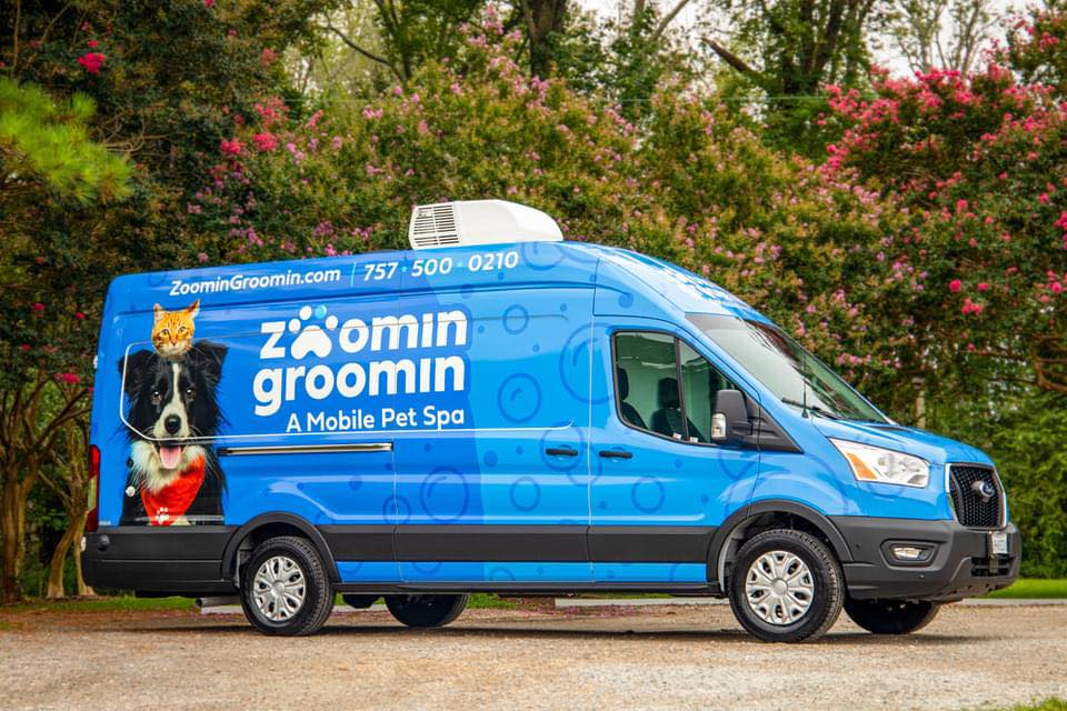 Zoomin Groomin local page cover image