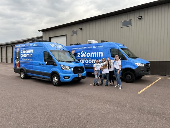 Additional Zoomin Groomin Sioux City promotional photo