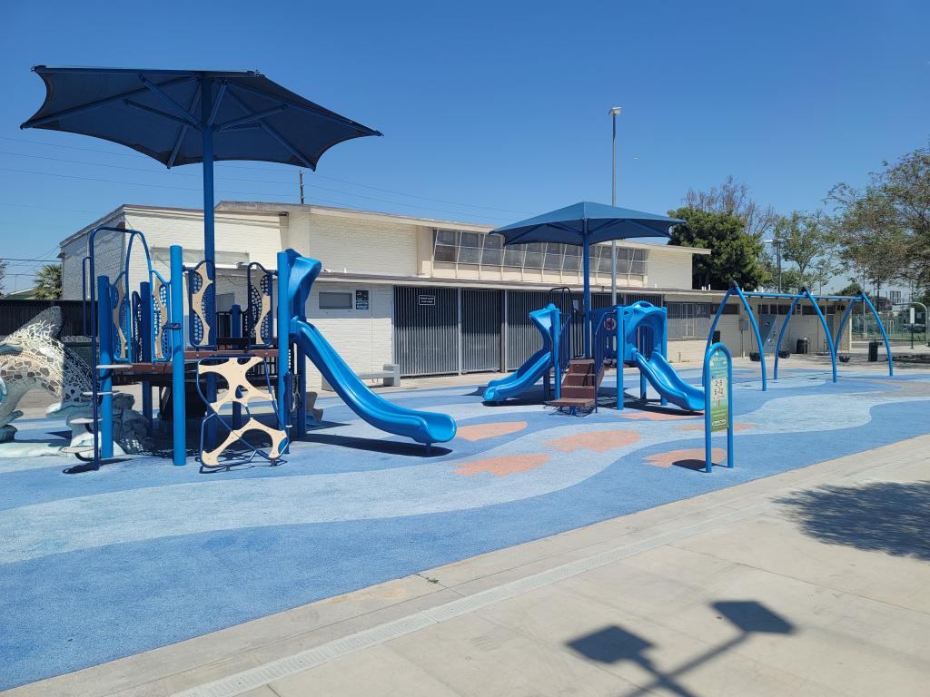 Outdoor facilities at 109th Street Recreation Center.