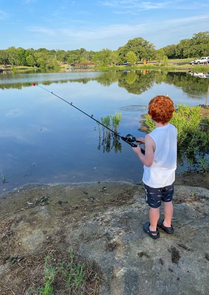 View of Claremore Lake Park surroundings.