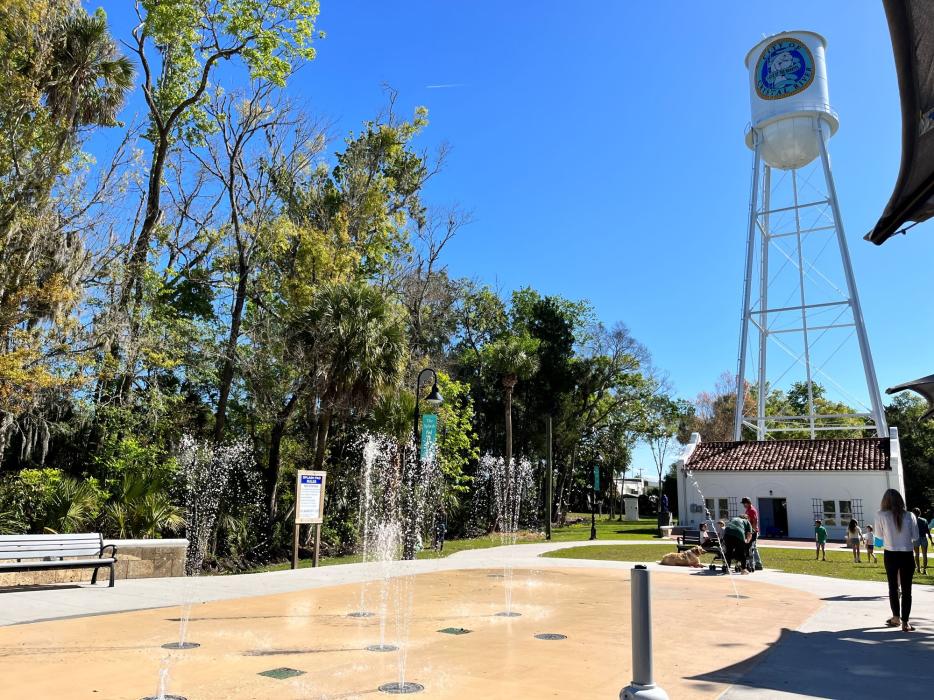 Another view of the Crystal River splash pad play area.