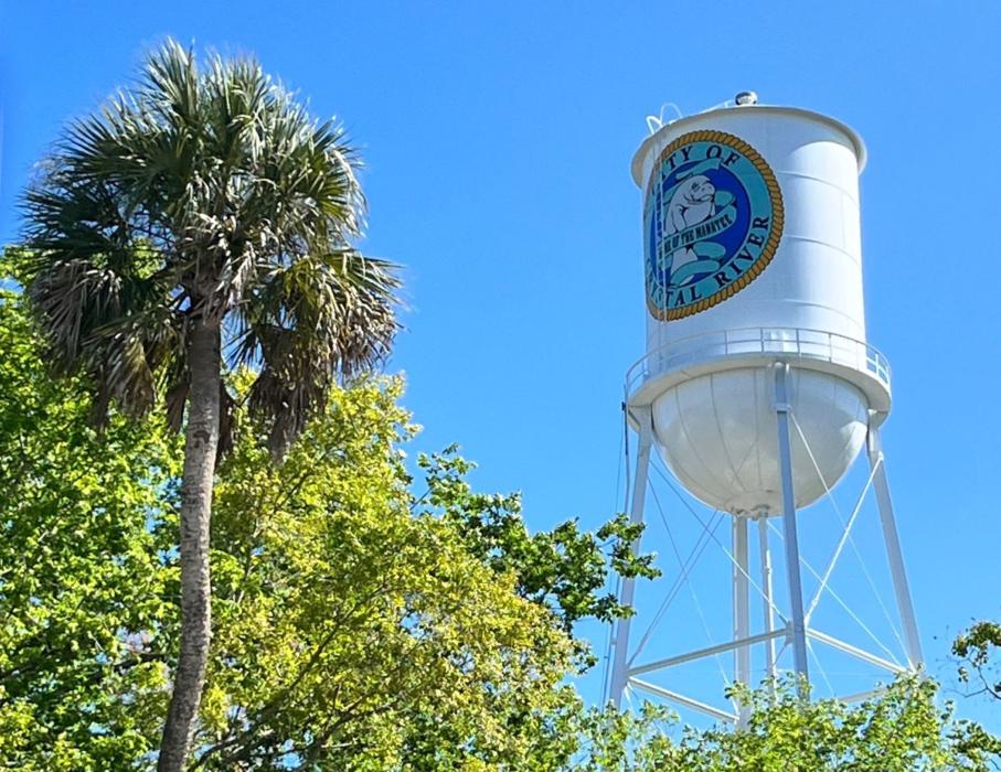 Splash pad seating and surrounding Town Square area in Crystal River.