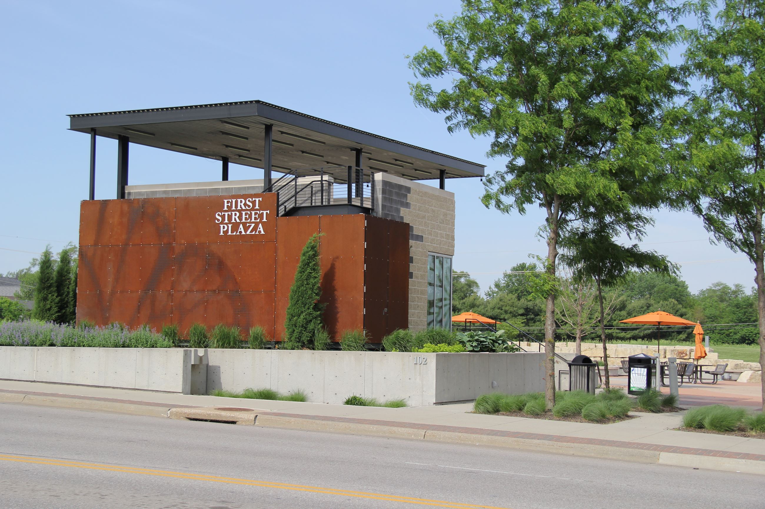 Official plaza photo for First Street Plaza in Papillion.