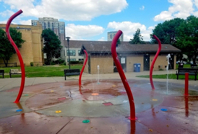Children using the Franklin Steele Square splash pad.
