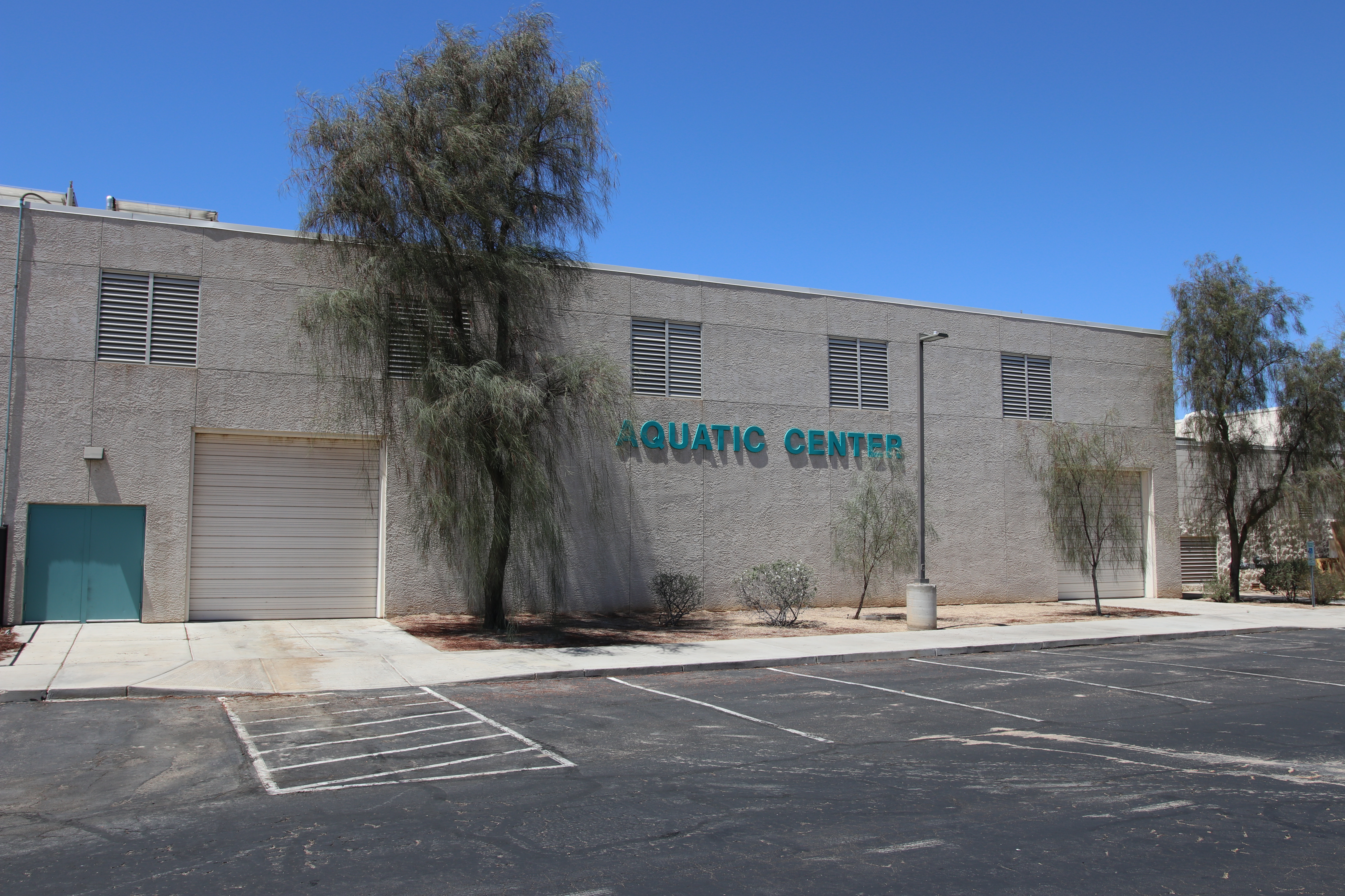 Aquatic Center pool and family water-play area in Lake Havasu City.