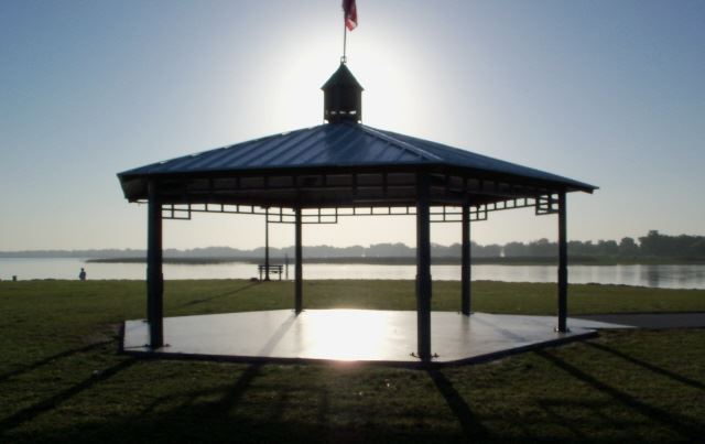 Lakefront Park waterfront view in St. Cloud.