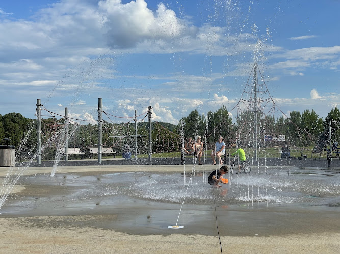 kids play at the splash pad