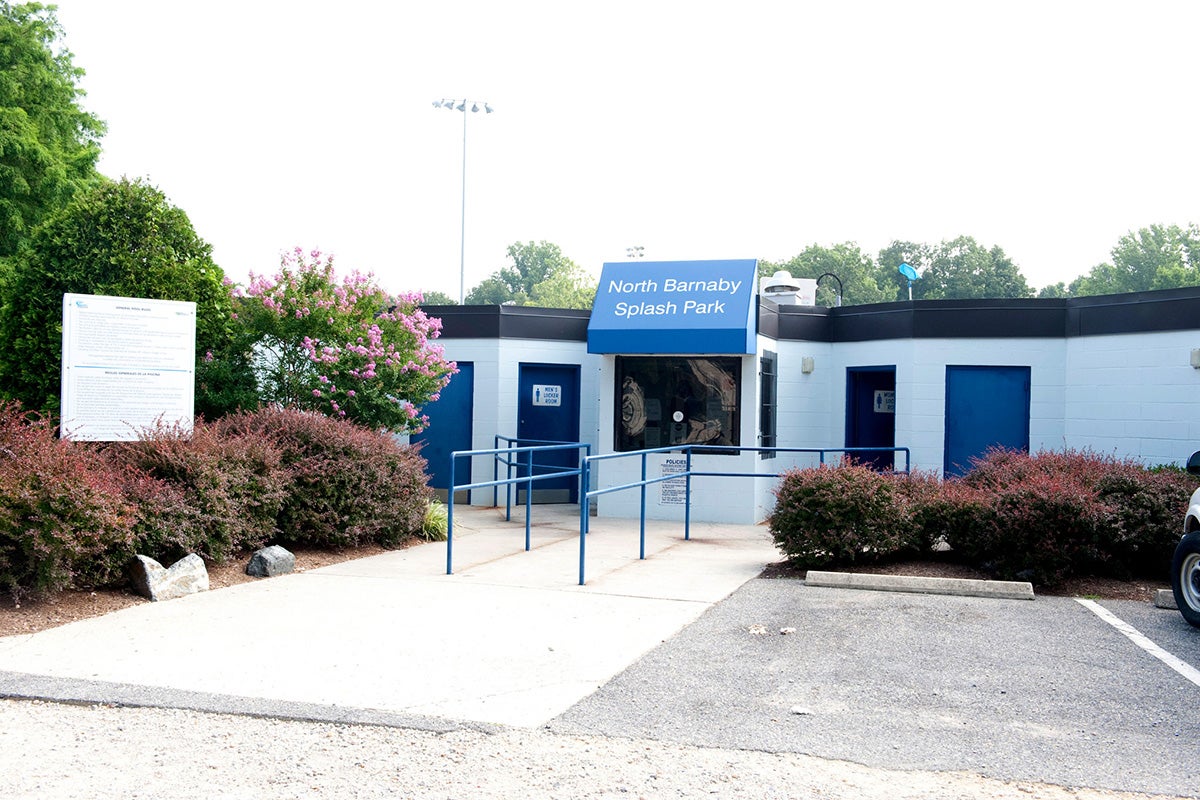 Entrance building and ticket area at North Barnaby Splash Park.