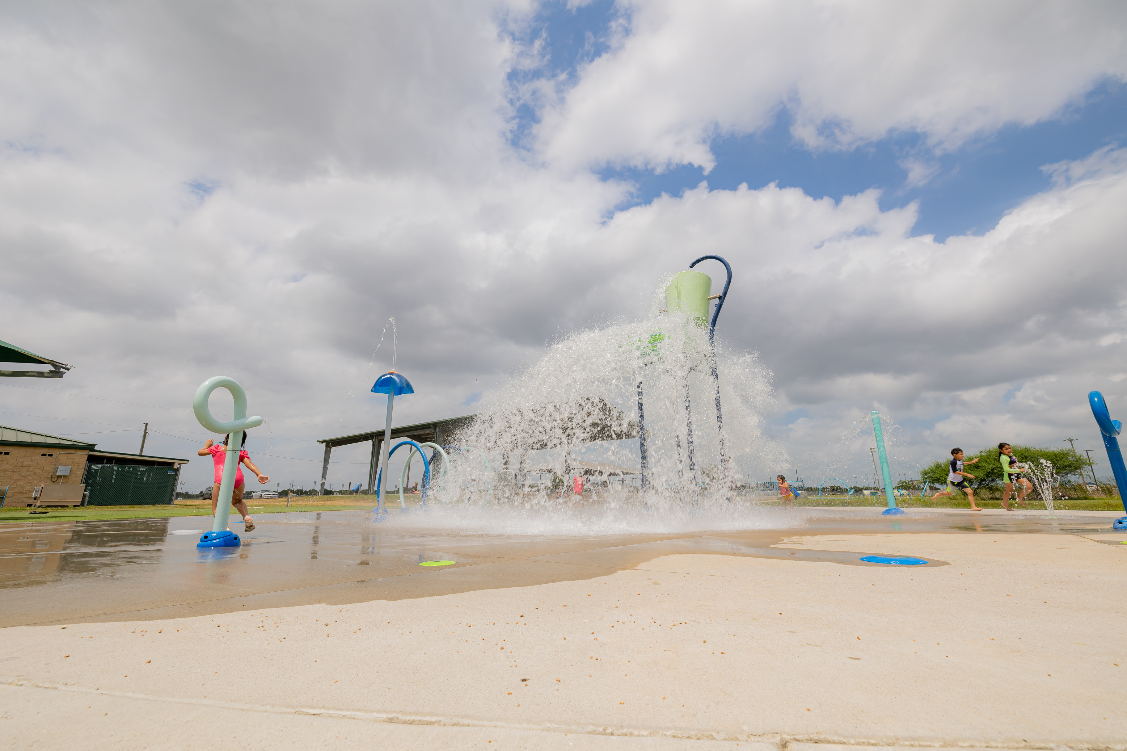 Bucket feature at Salinas Park Splash Pad.