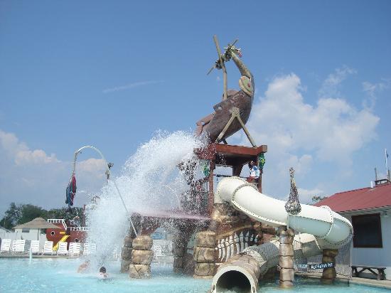 Thunder Lagoon tipping Viking ship dumping water on guests.
